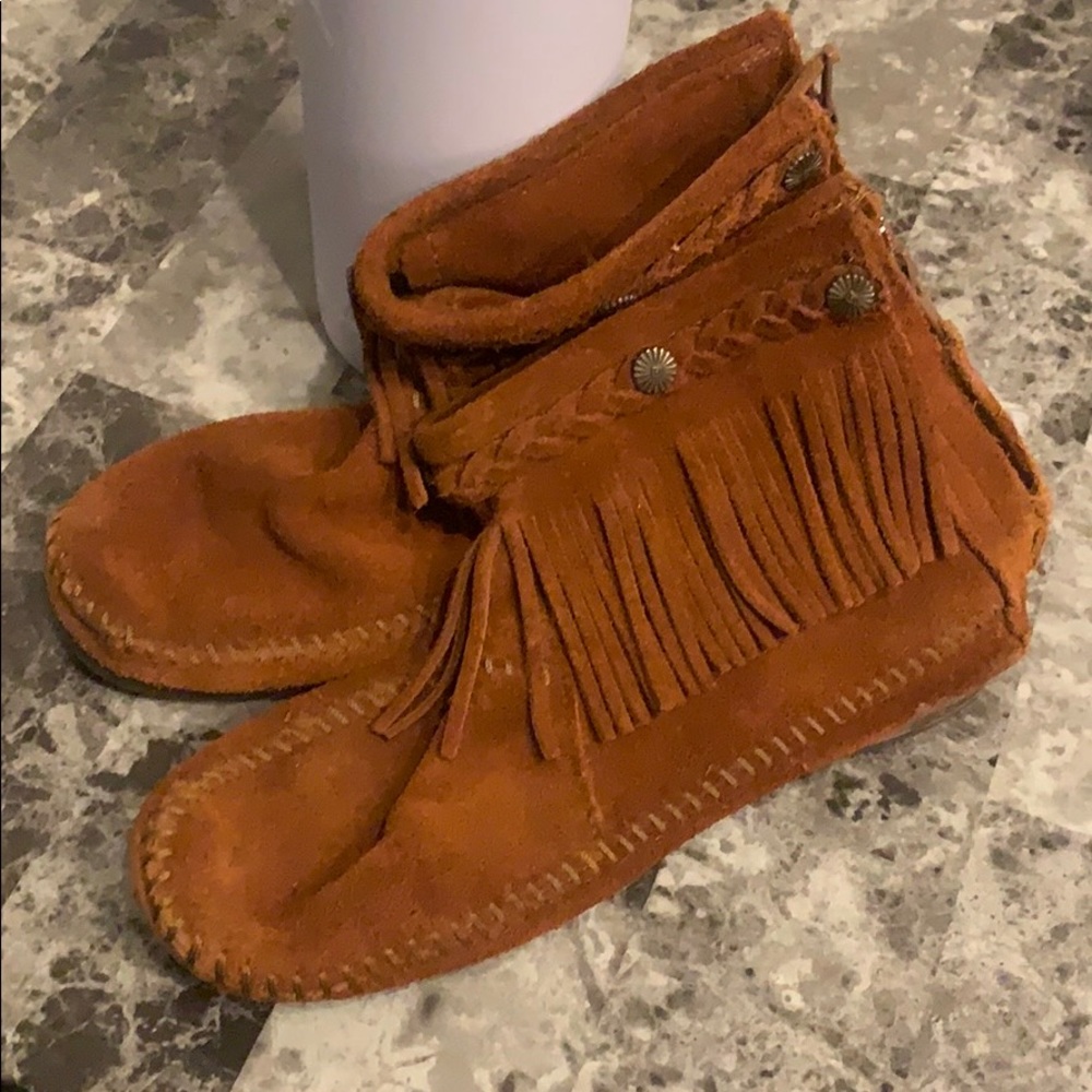 Minnetonka midi moccasins